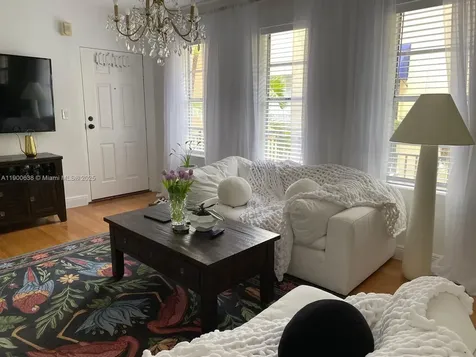 4812 Pine Tree Drive Miami Beach FL 33140