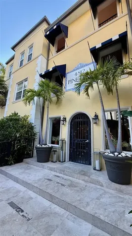 4812 Pine Tree Drive Miami Beach FL 33140