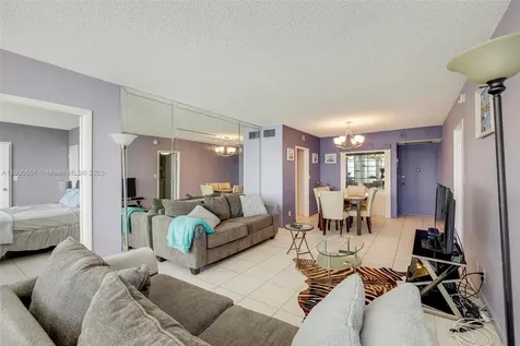 3725 S Ocean Drive Hollywood FL 33019