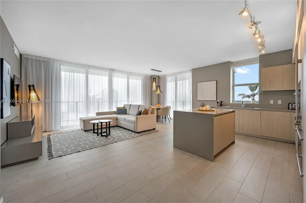 4010 S Ocean Drive Hollywood FL 33019
