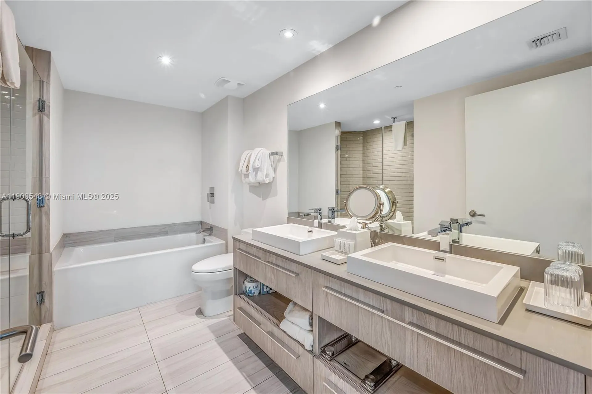 4010 S Ocean Drive Hollywood FL 33019