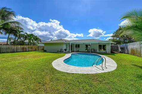 635 NE 15th Place Boynton Beach FL 33435