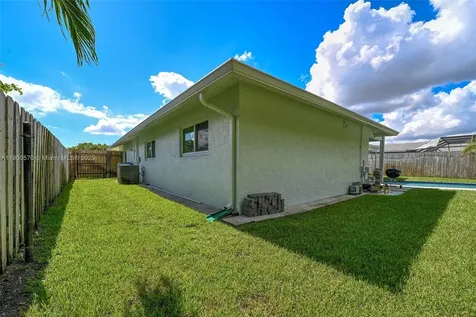 635 NE 15th Place Boynton Beach FL 33435
