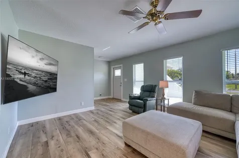 635 NE 15th Place Boynton Beach FL 33435