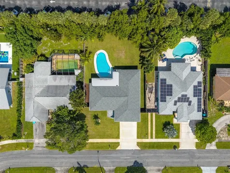 635 NE 15th Place Boynton Beach FL 33435