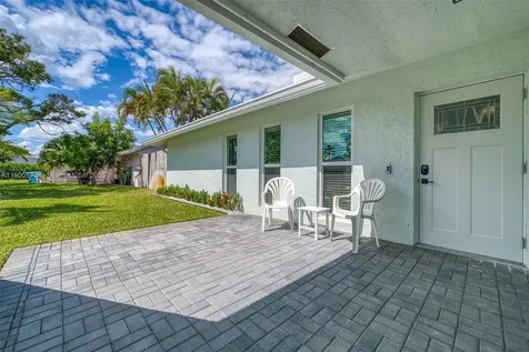635 NE 15th Place Boynton Beach FL 33435