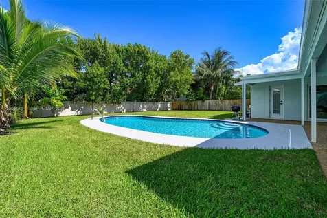 635 NE 15th Place Boynton Beach FL 33435