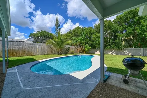 635 NE 15th Place Boynton Beach FL 33435