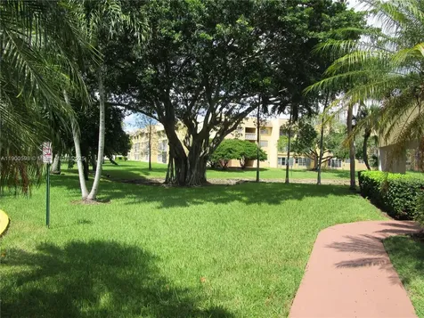 5940 NW 64 Th Avenue Tamarac FL 33319