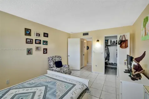 2791 N Pine Island Road Sunrise FL 33322