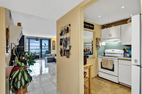 2791 N Pine Island Road Sunrise FL 33322