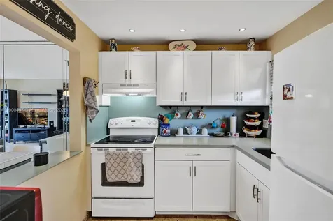 2791 N Pine Island Road Sunrise FL 33322