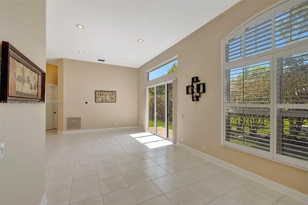 346 NW 118th Avenue Coral Springs FL 33071