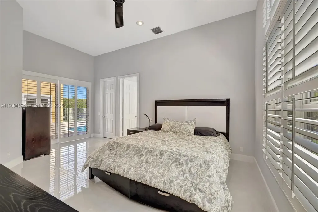 346 NW 118th Avenue Coral Springs FL 33071