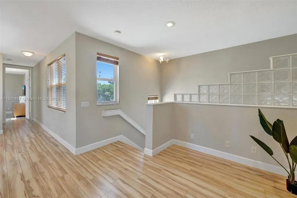 346 NW 118th Avenue Coral Springs FL 33071