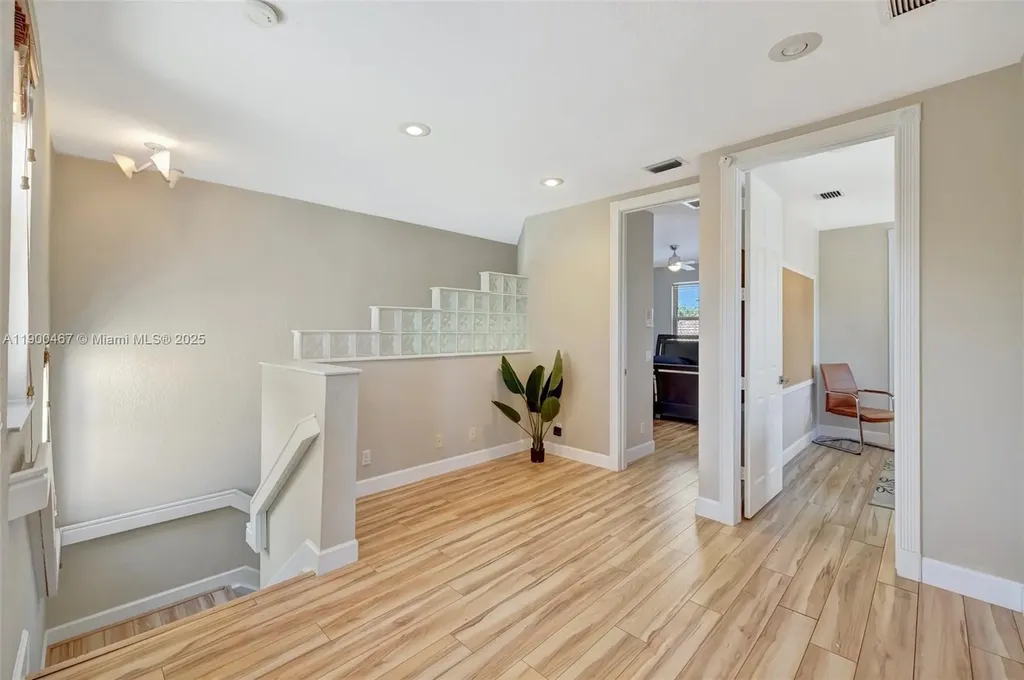 346 NW 118th Avenue Coral Springs FL 33071