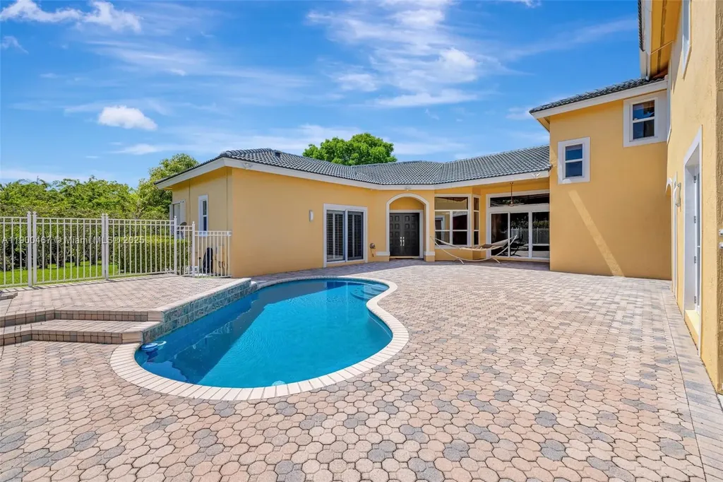 346 NW 118th Avenue Coral Springs FL 33071