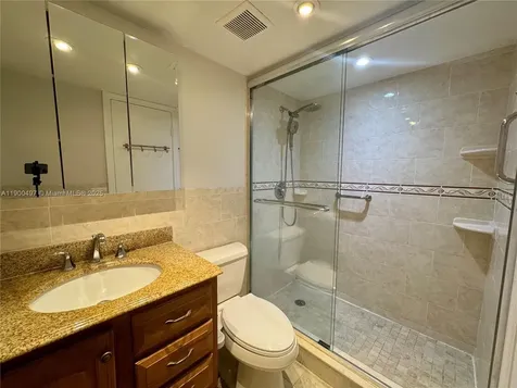 1011 Westbury F Deerfield Beach FL 33442