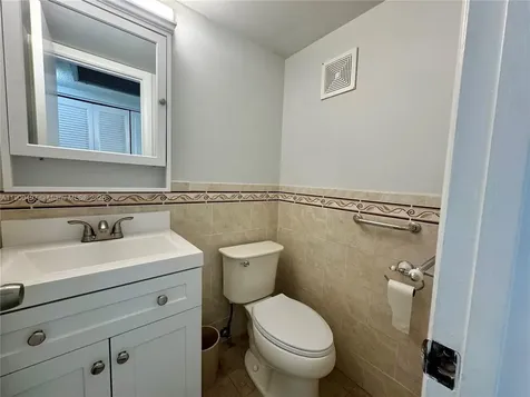 1011 Westbury F Deerfield Beach FL 33442