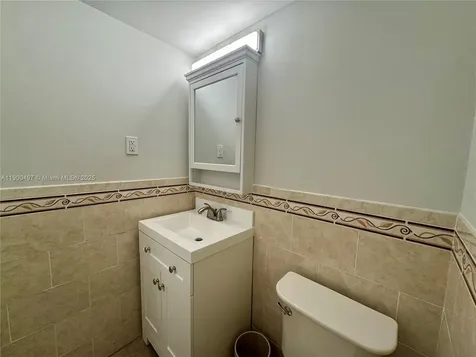 1011 Westbury F Deerfield Beach FL 33442