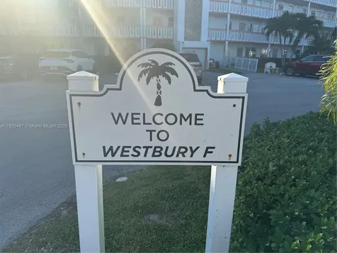 1011 Westbury F Deerfield Beach FL 33442