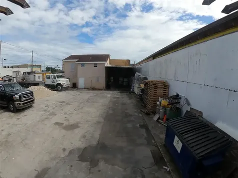 2484 NW 21st Terrace Miami FL 33142