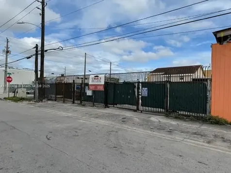 2484 NW 21st Terrace Miami FL 33142