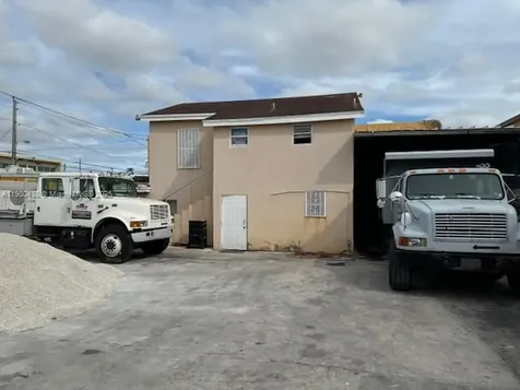 2484 NW 21st Terrace Miami FL 33142