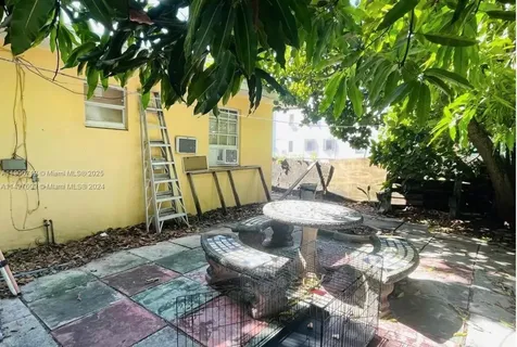 241 NW 32nd Street Miami FL 33127