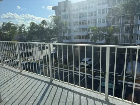 16570 NE 26th Avenue North Miami Beach FL 33160