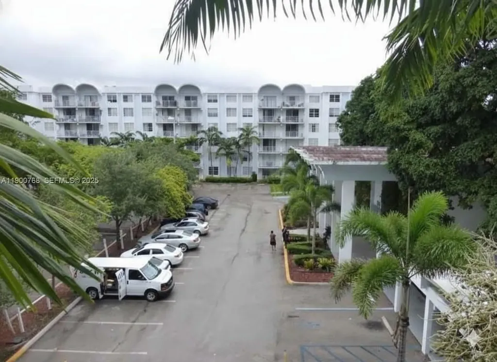 494 NW 165th Street Road Miami FL 33169