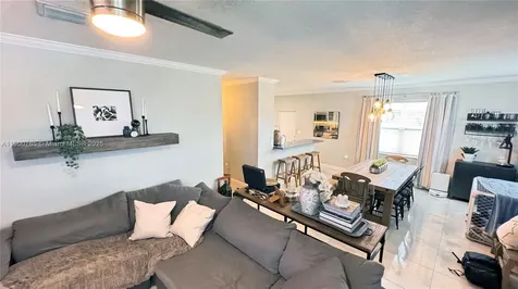 280 NE 35th Street Oakland Park FL 33334