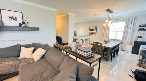 280 NE 35th Street Oakland Park FL 33334