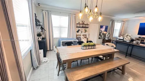 280 NE 35th Street Oakland Park FL 33334