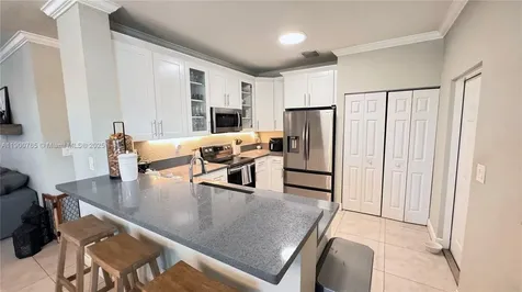 280 NE 35th Street Oakland Park FL 33334