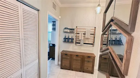 280 NE 35th Street Oakland Park FL 33334