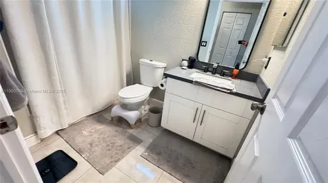 280 NE 35th Street Oakland Park FL 33334