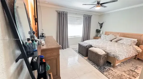 280 NE 35th Street Oakland Park FL 33334