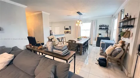 280 NE 35th Street Oakland Park FL 33334