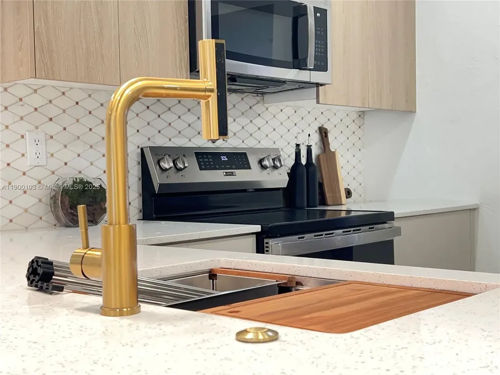 515 NW 30th Terrace Fort Lauderdale FL 33311