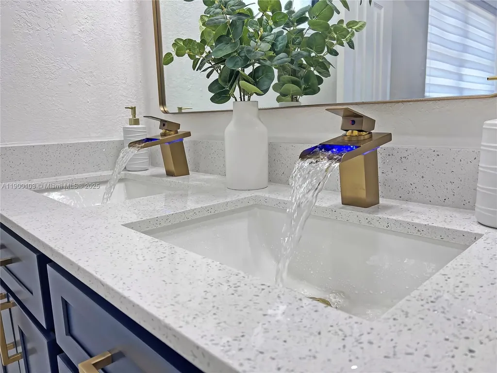 515 NW 30th Terrace Fort Lauderdale FL 33311