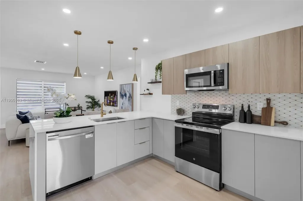 515 NW 30th Terrace Fort Lauderdale FL 33311