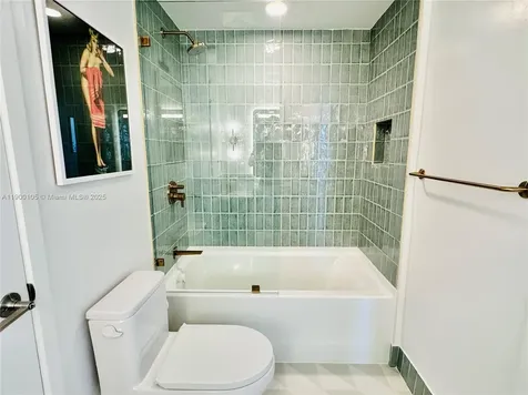 159 NE 6th Street Miami FL 33132