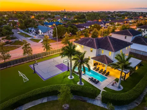 11 NW 122nd Avenue Miami FL 33182