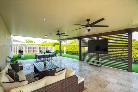 11 NW 122nd Avenue Miami FL 33182