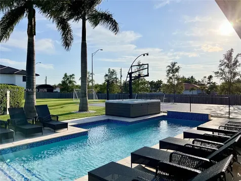 11 NW 122nd Avenue Miami FL 33182
