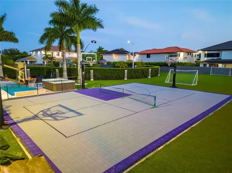11 NW 122nd Avenue Miami FL 33182