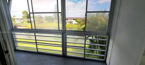 92 Berkshire D West Palm Beach FL 33417