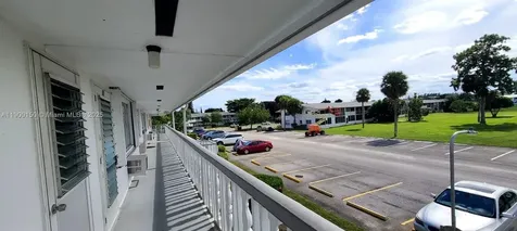 92 Berkshire D West Palm Beach FL 33417