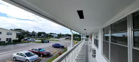 92 Berkshire D West Palm Beach FL 33417